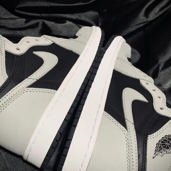 Air Jordan high top classic color sneakers,black - Picture 5 of 7